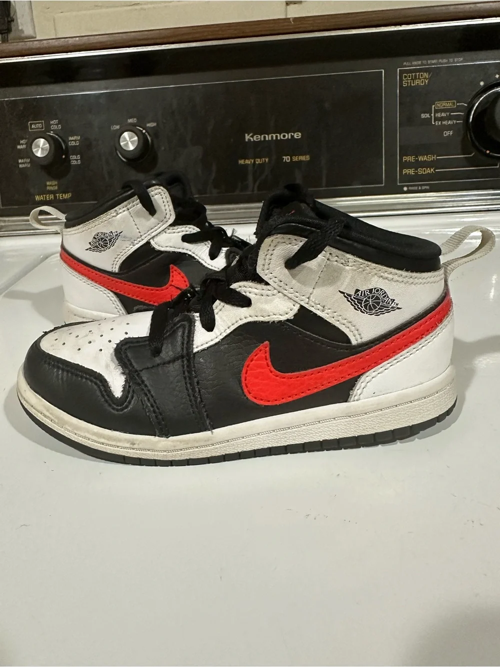 Air Jordan retro 1 mid chile red size 10c toddler boys unisex